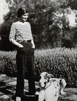 Gabrielle_Chanel_en_marinière