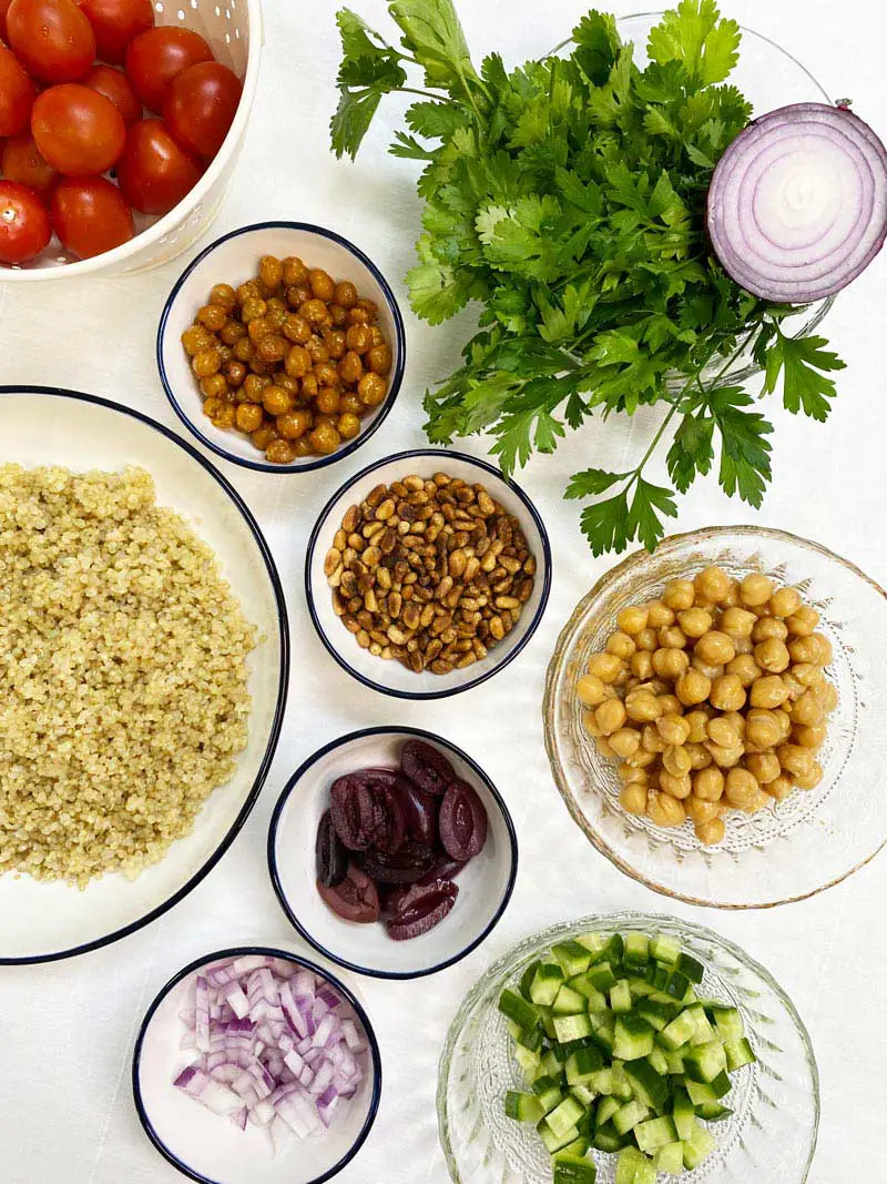 Mediterranean-Quinoa-salad-ingredients-2