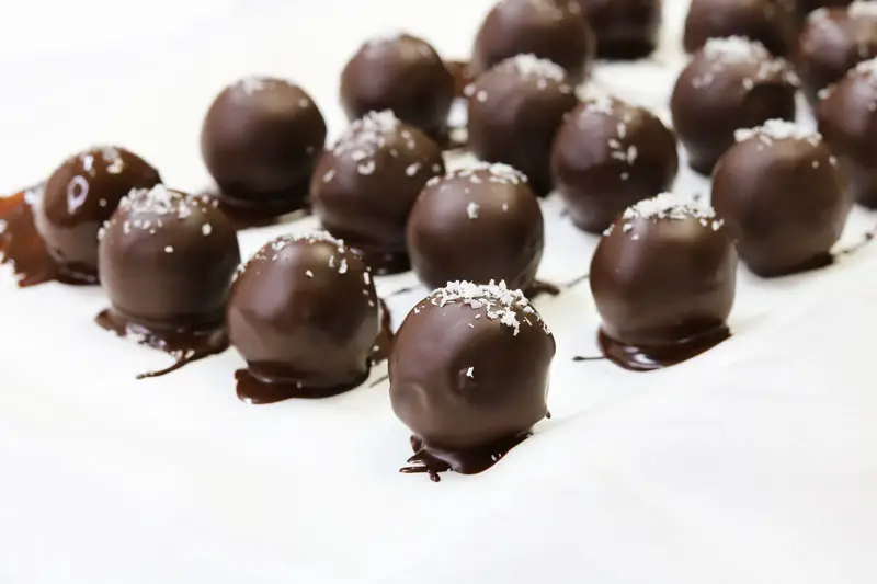 Coconut-Balls and chocolate-No-Bake-Recipe-5